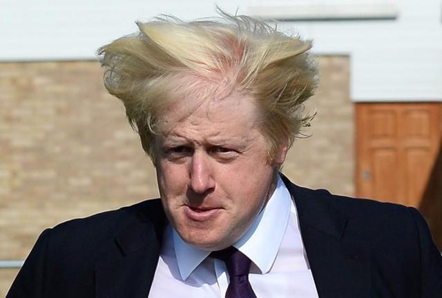 中国拒绝约翰逊9次“求和”，英国记者：做得对