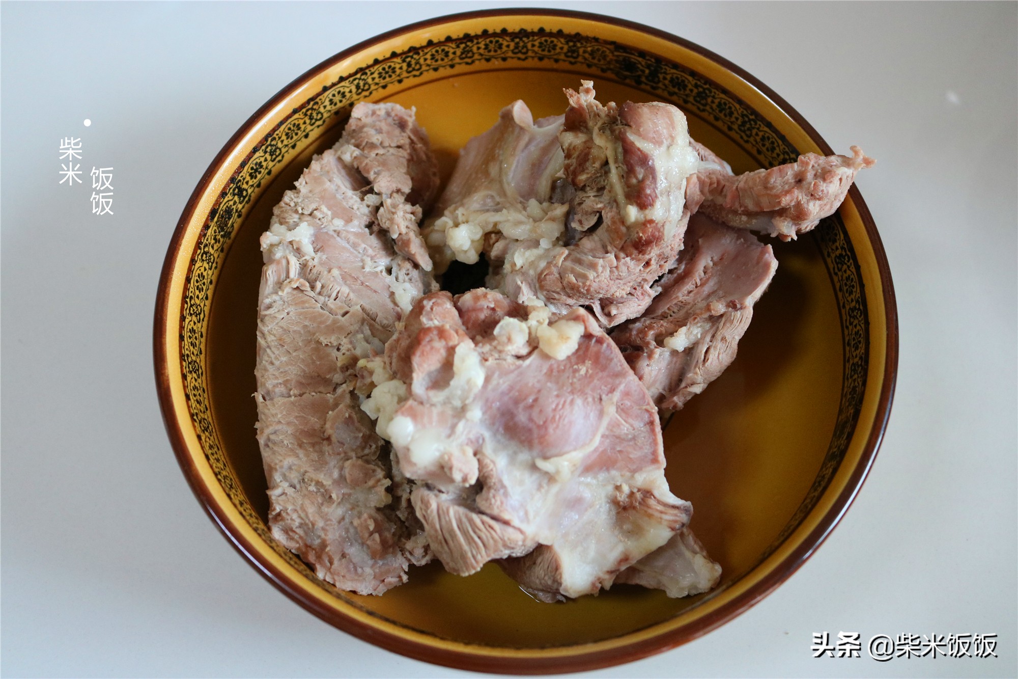 羊肉汤怎么炖？家庭做法很简单，羊汤鲜美香醇，没有腥膻味