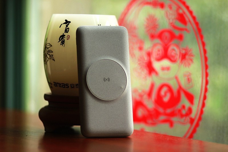 颜值在线实力满满 南卡POWER3无线磁吸充电宝