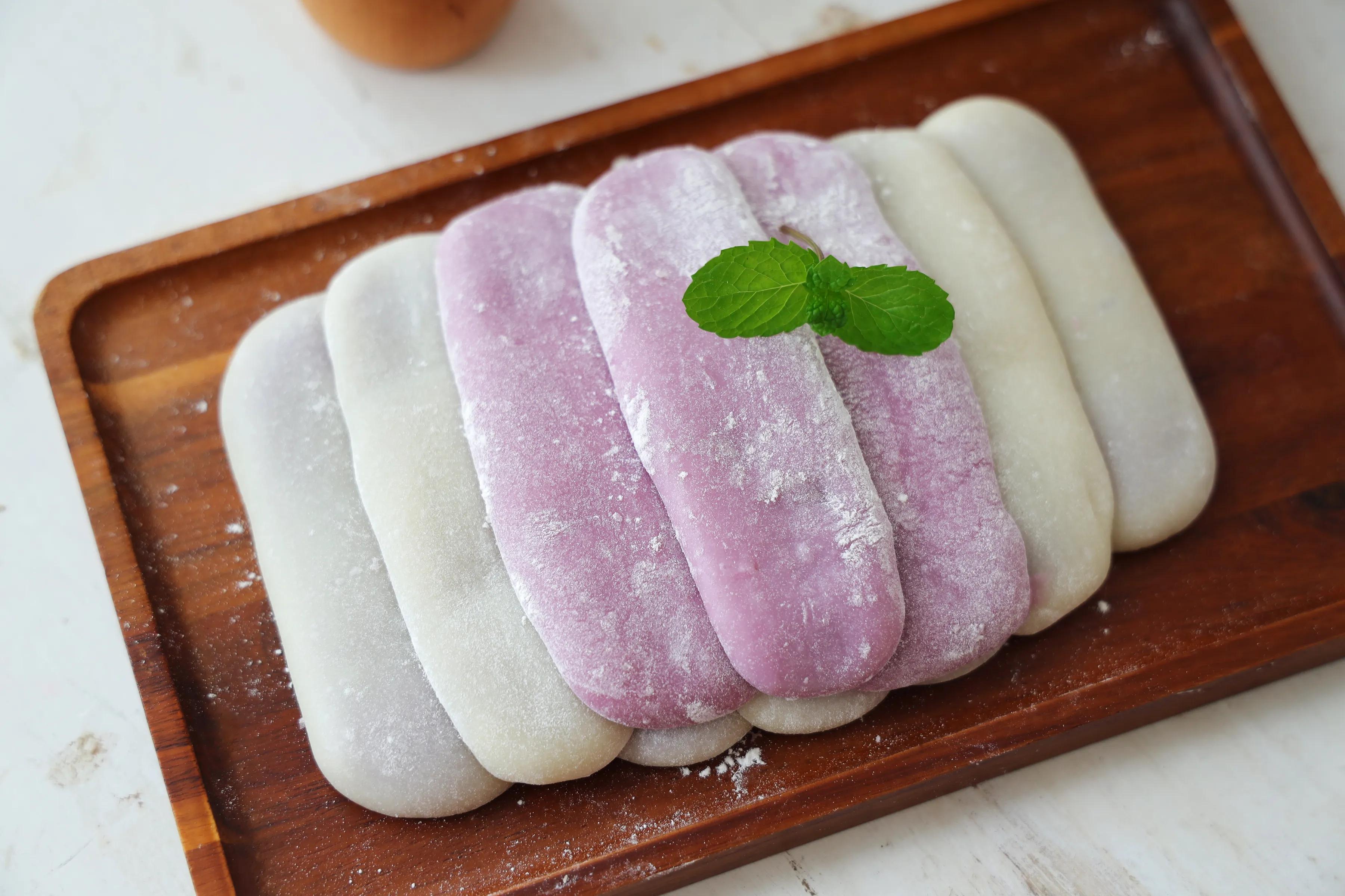 糯唧唧的芋泥凉糕，软糯香甜，咬一口还爆浆，太适合夏天了