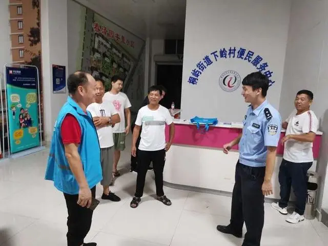 夜班回家，发现一个姑娘“呜呜”哭！之后的故