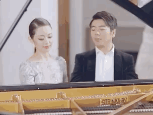 婚后2年，吉娜郎朗被群嘲：“恩爱终于装不下去了？”