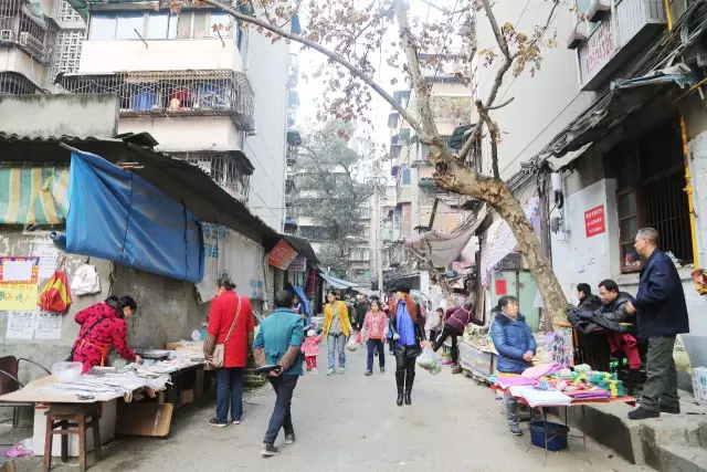 美食界扛把子都藏在成都三江鞋厂、东郊记忆等