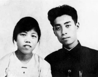 “望你珍摄,吻你万千!”周恩来一生写给邓颖超74封情书,没有一句“我爱你”却经典传世