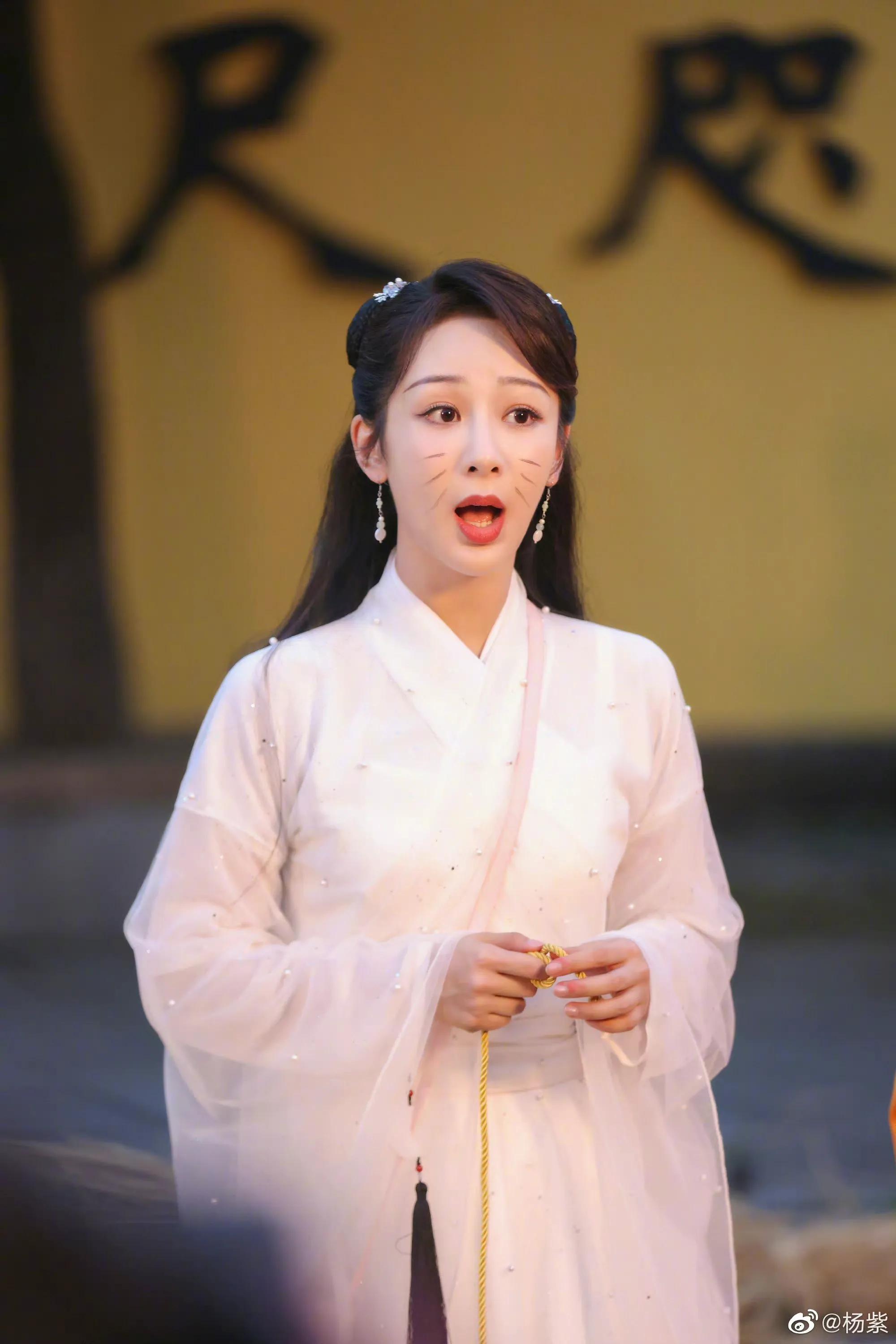 五大女明星出道前后对比，疑似整容，到底哪位