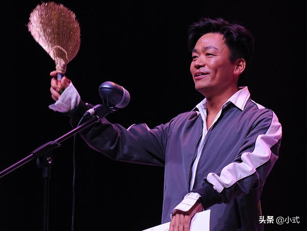 王宝强现身少林寺，又发新微博，历尽沧桑后终