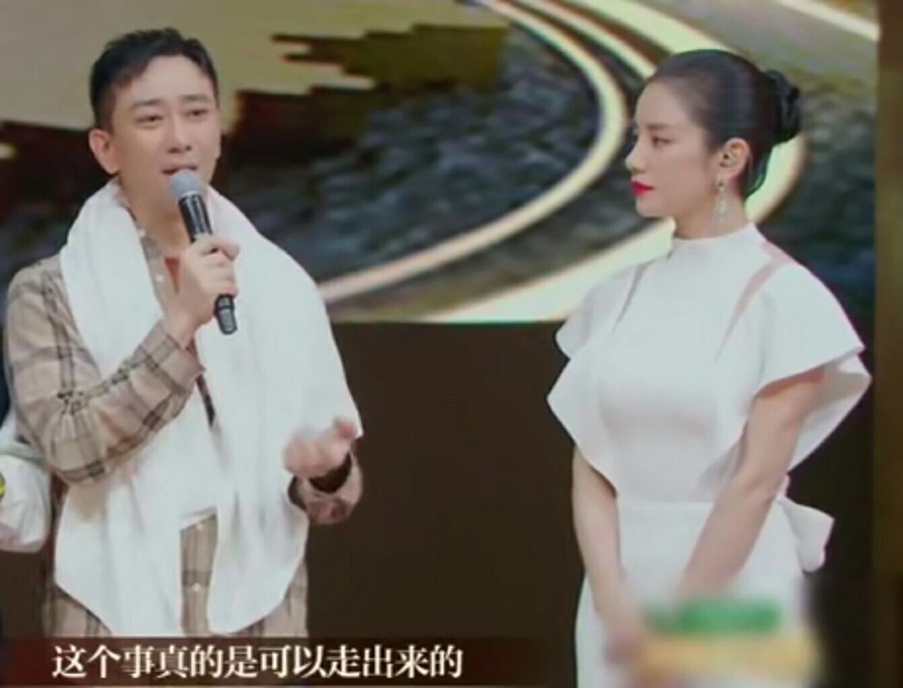 王自健台上演哭章子怡，曾被老婆扇上百耳光，患抑郁症一度想轻生