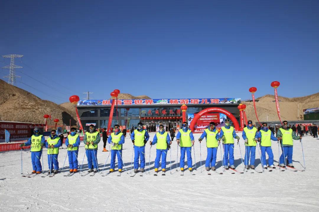 武威塔儿湾滑雪场：这里有冬日暖阳，假日里的冰雪