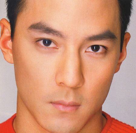 吴彦祖优良基因没浪费！混血女儿美得惊艳，7岁大长腿瞩目似超模