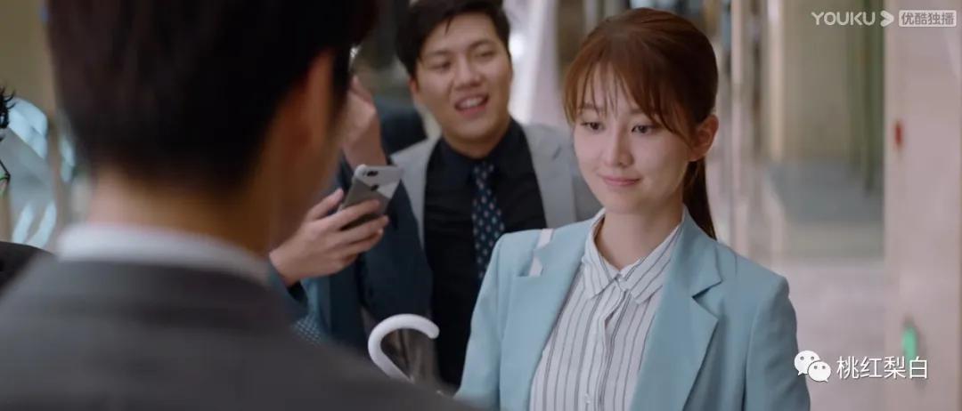 明明是住上亿豪宅的贵圈小公主，乔欣怎么就跟