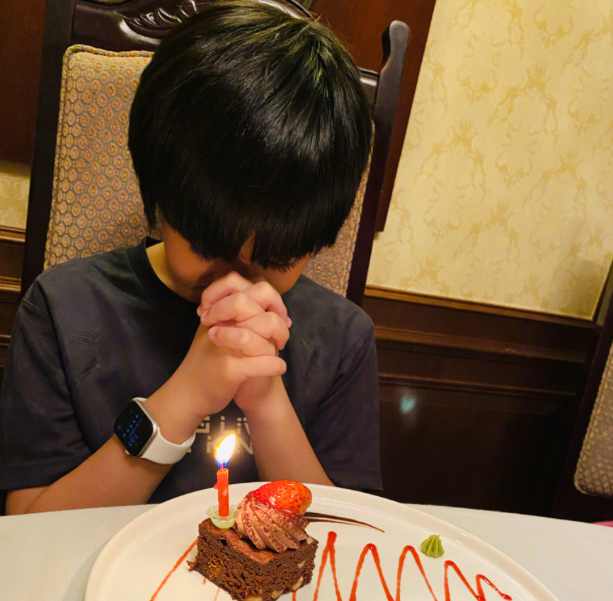 林志颖|Kimi身高离林志颖只差一个手机吸引热议 我却留意小可爱侧脸