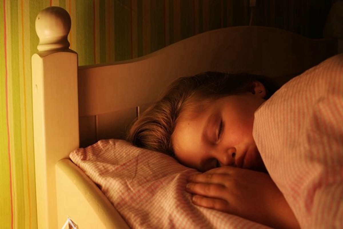 影响孩子长高的因素，除了睡眠之外，这些因素也很关键，父母自查