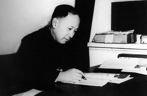 Ǯѧɭ��нֻ��300��Ԫ,������һ���������,����ʮ��Ԫ˧��û��