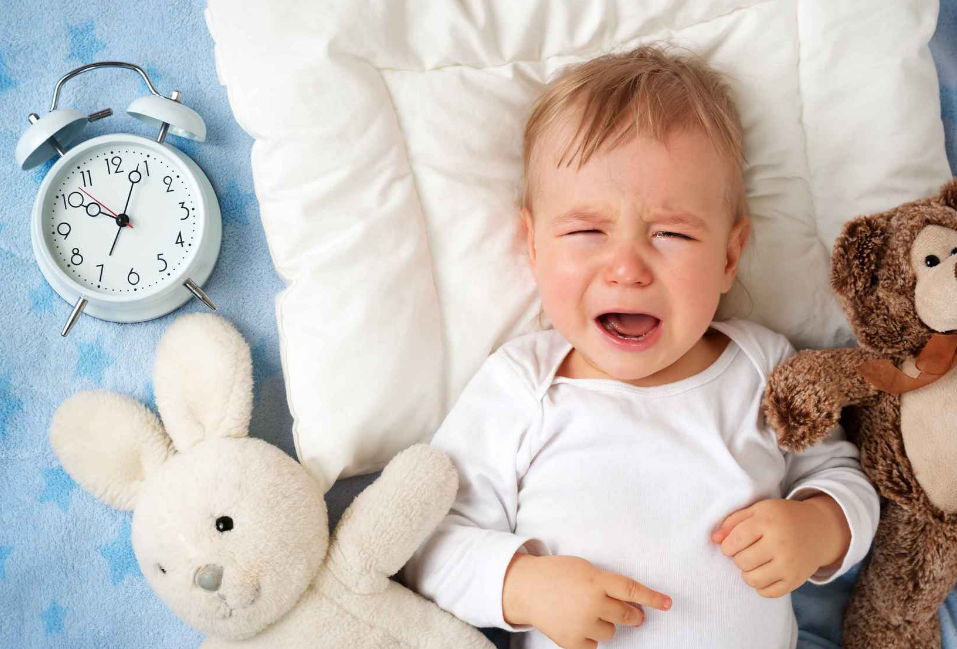 寶寶睡著後滿床�打滾�，難道是娃太好動？ 背後原因家長要知曉