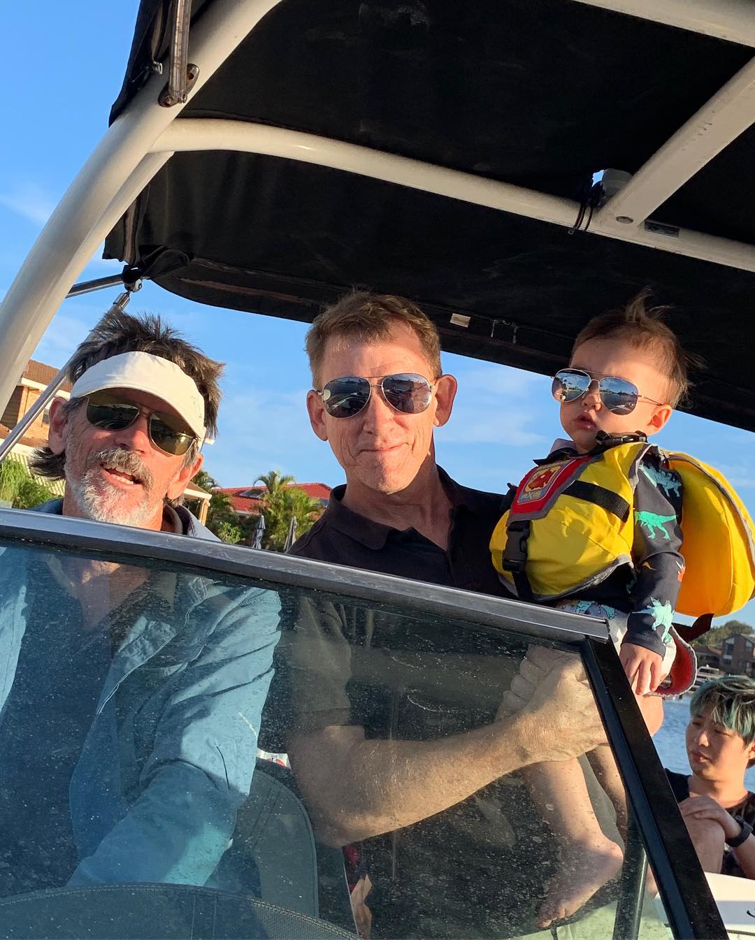 周杰倫曬照為岳父慶生，不叫“爸爸”叫名字，翁婿相處方式像兄弟