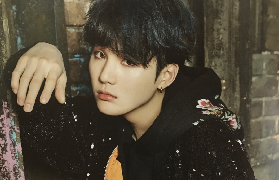 关于BTS的入伍问题，SUGA在新专辑里霸气回应：请