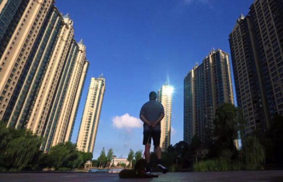 运营的作用就是将投资与营销，通过中间专业的互动对接起来