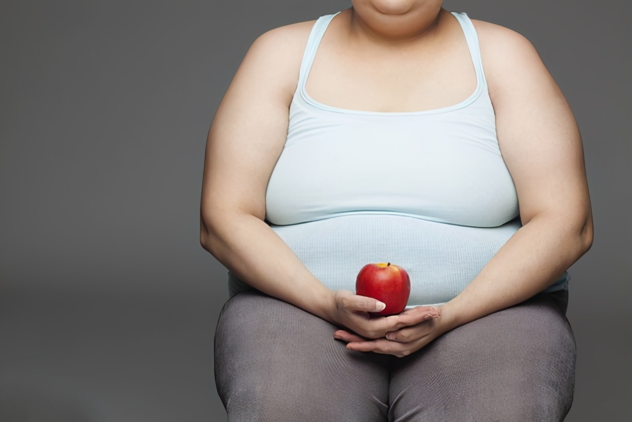 产后为什么有的产妇比孕前还瘦，有的却严重发胖，和三点原因有关