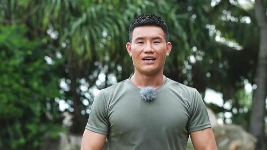 侯高俊杰：9岁搭档周杰伦上春晚，为成名父母卖房，他现状如何？