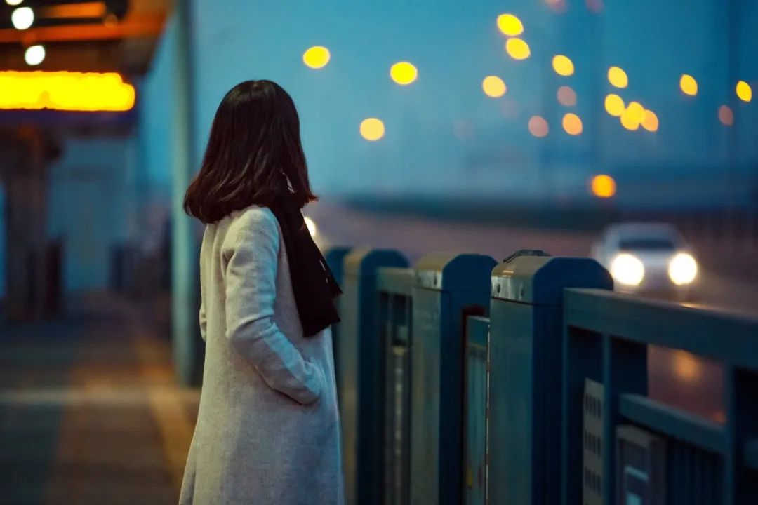伤感的诗句越伤感越好 伤感的诗句带人生感悟图片