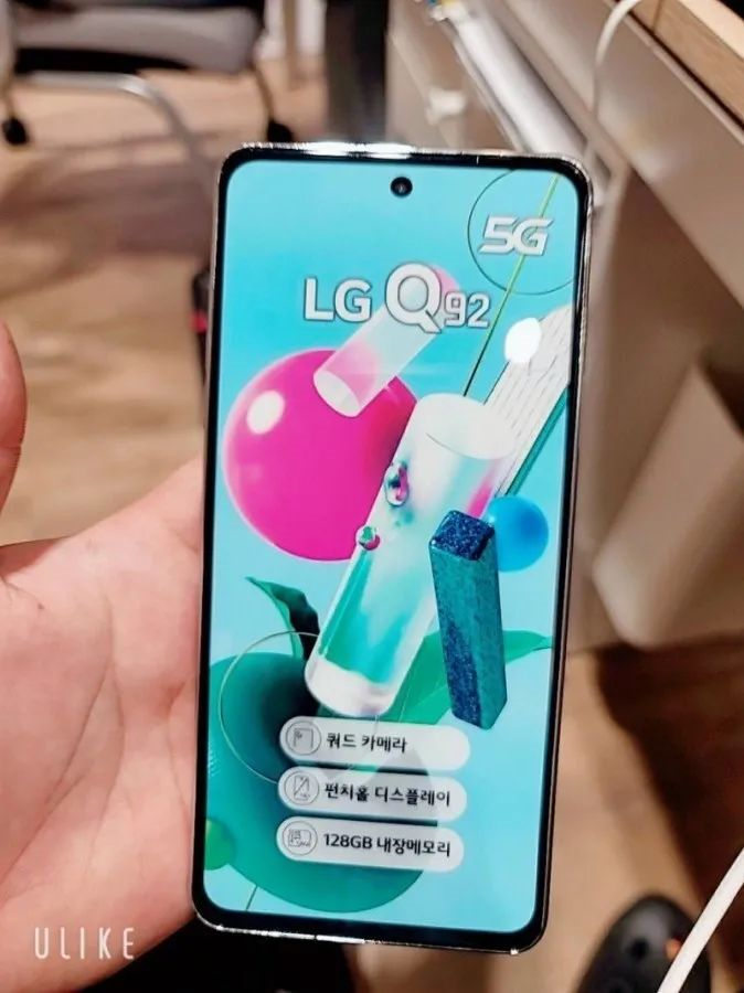 LG新手机曝出，网民称“总算有款颜值在线的手机上”