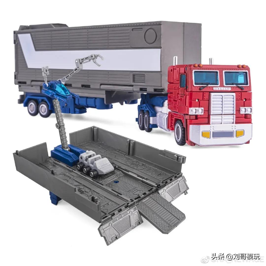 NA小比例擎天柱公布!胸部造型引大争议