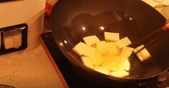 重庆人才懂的二面黄，只用豆腐这一种原料，味道比肉还好吃