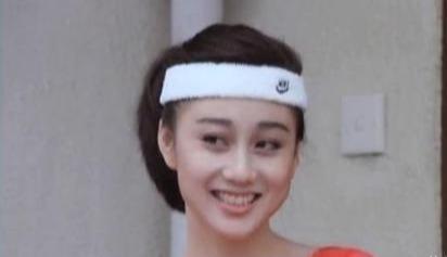 利智和李连杰携手现身赌王葬礼，这三位的爱恨情仇你知道多少？