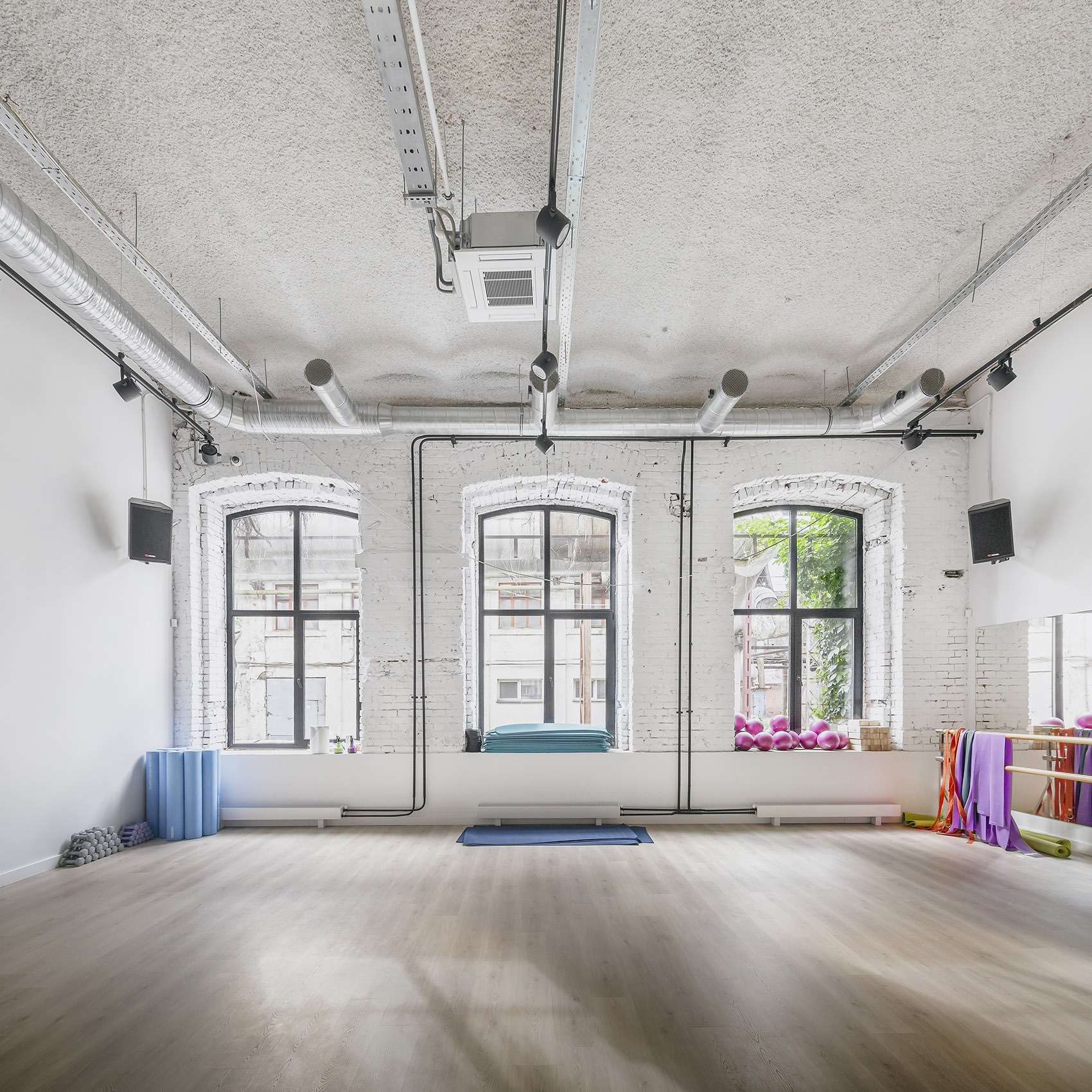 紡織工廠變身健身俱樂部，設計讓空間煥然一新