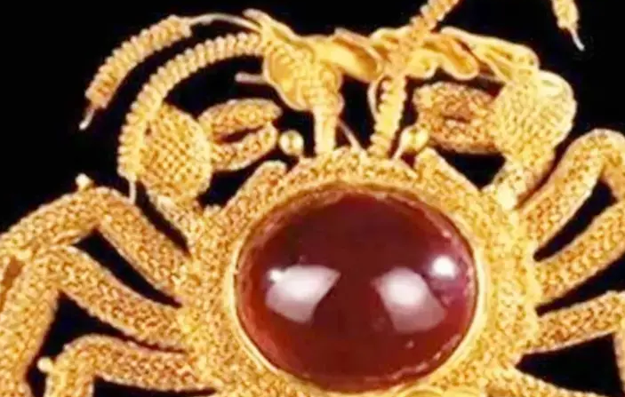 女子用100万的房子换一螃蟹，后房价涨至800万，