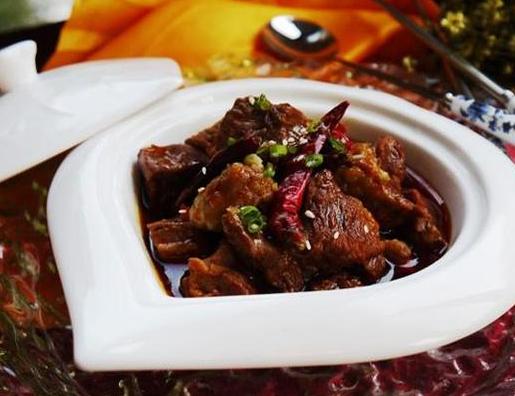 红烧牛肉的10种做法大全，色香肉嫩，这牛肉一次吃一碗都不够吃！