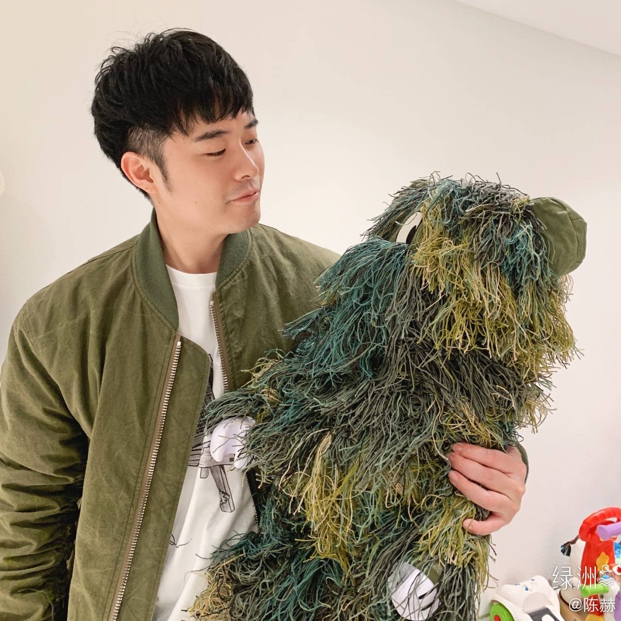 陈赫前妻曝光新恋情，对方颜值不输陈赫，满屏