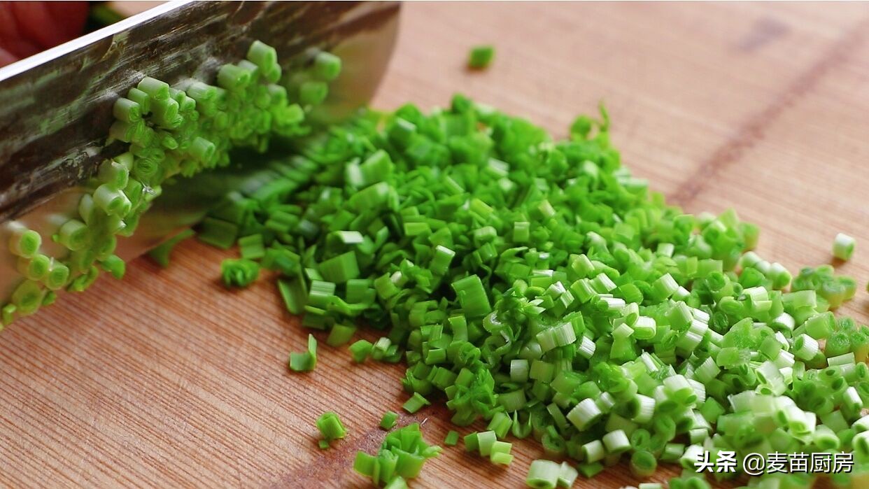 荷包蛋我就服這做法，出鍋個個完整，一做一個準，鮮嫩好吃