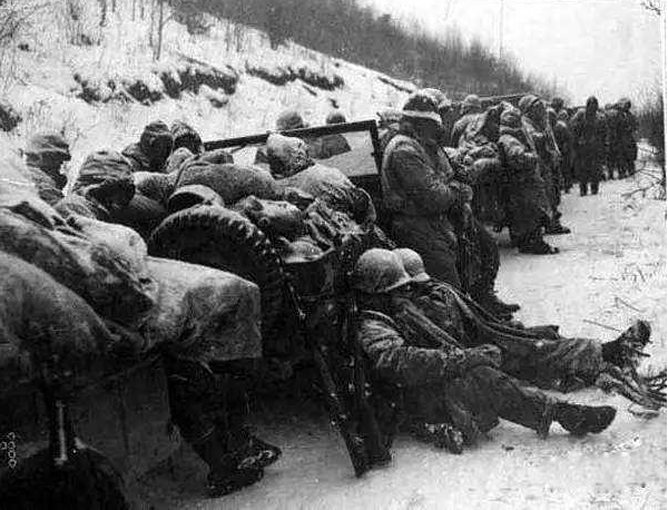 毛主席万里调兵围歼美军王牌，志愿军卧雪死战长津湖，结果如何？