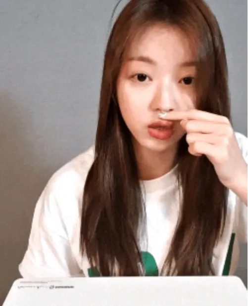 YooA 回应对自己的整形争议;防弹不出演打歌也包揽一位?