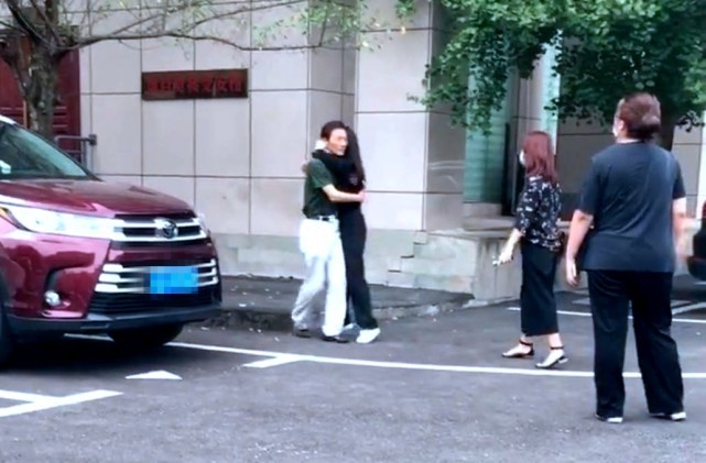 撞案|谭松韵妈妈被撞案肇事者父亲回应 卖房子赔偿医药费已退居二线