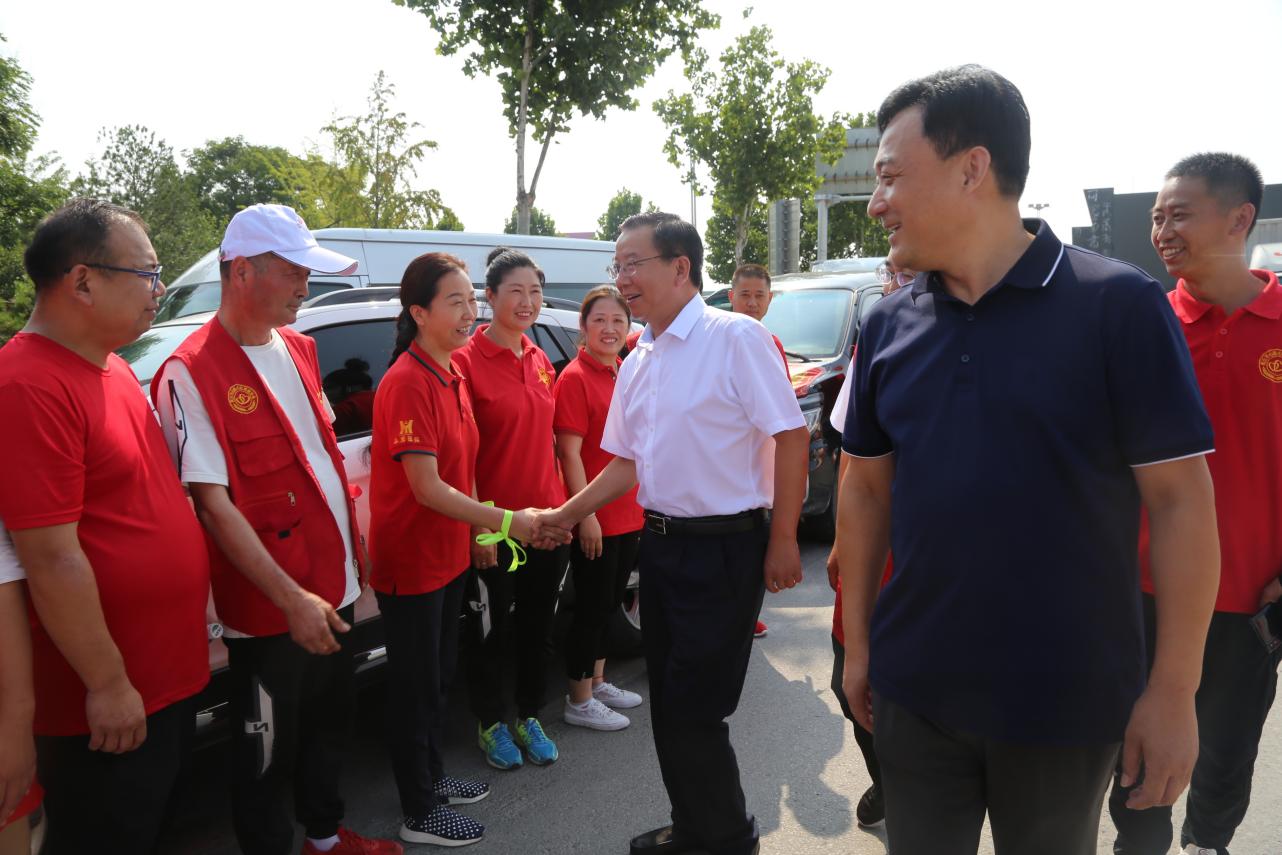 王全周、侯公涛为赴灾区志愿者点赞壮行