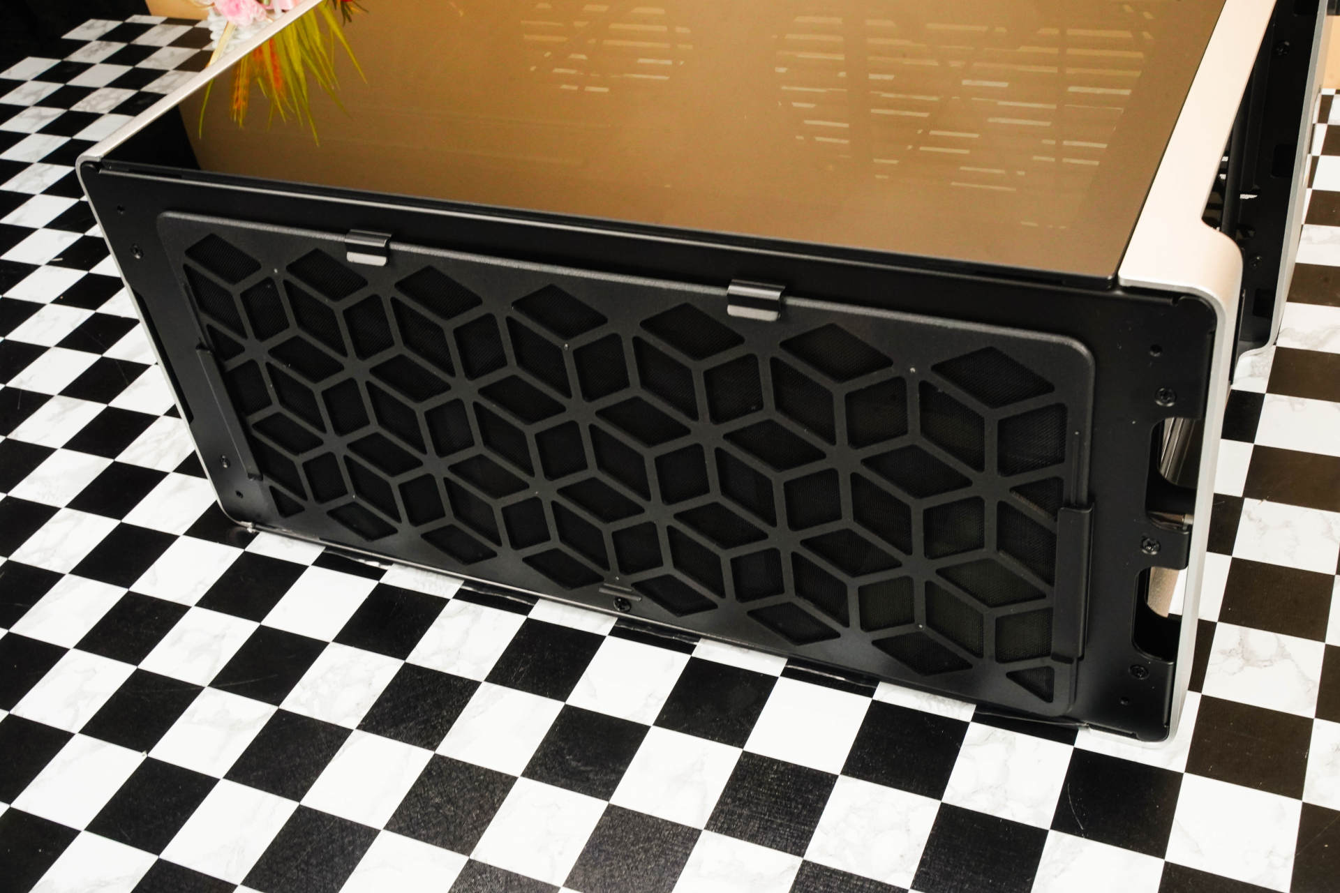 办公电脑也要高颜值，帮闺蜜组装电脑，我自己却爱了