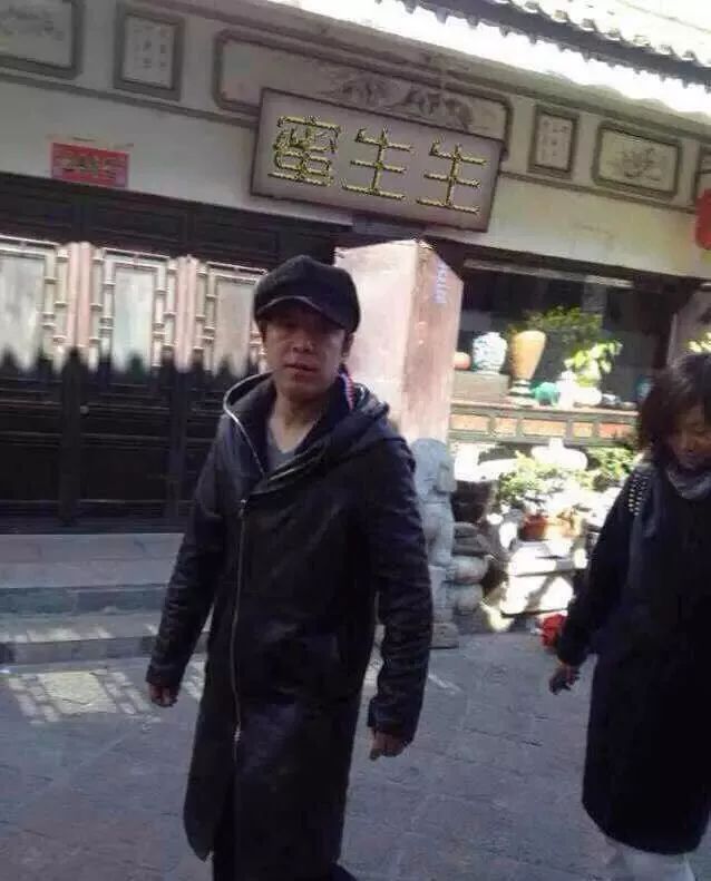 黄渤也是翡翠行家！60000买的翡翠手镯现已升值至百万元！