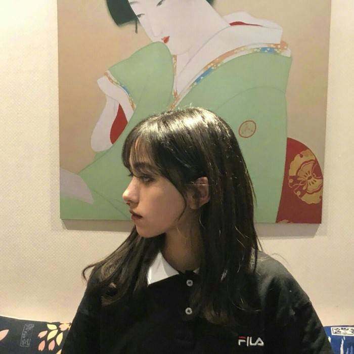 「复古森系女生头像」我走过的路很黑 你拿什么体会