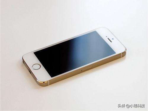 iPhone第一款指纹验证手机上——iPhone5S