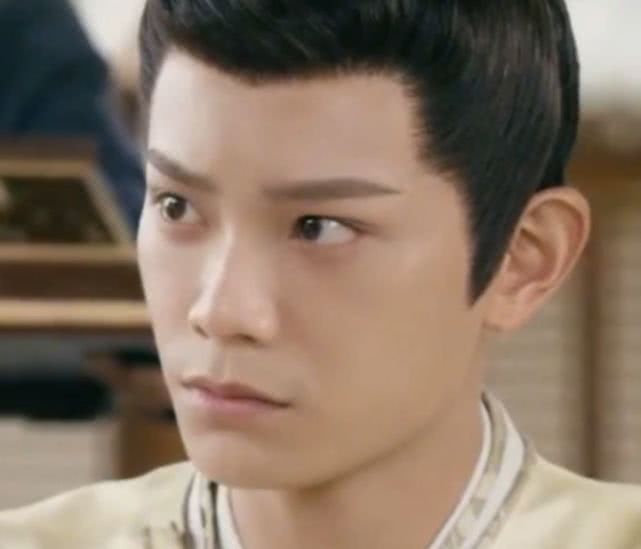 传闻中的陈芊芊：芊芊韩烁和离，雨中坐地悲痛