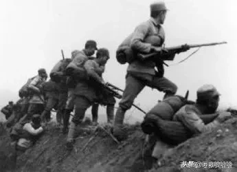 抗日战争中，日军联队长怒斩手下18名小队长，因徐海东一条妙计