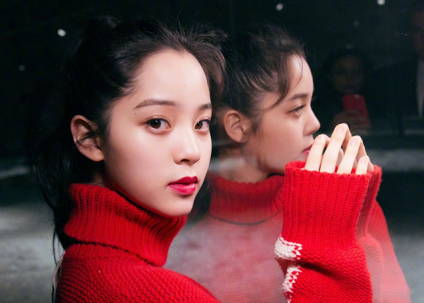 欧阳娜娜如今引领vlog新风尚，拥有艺术家风范，