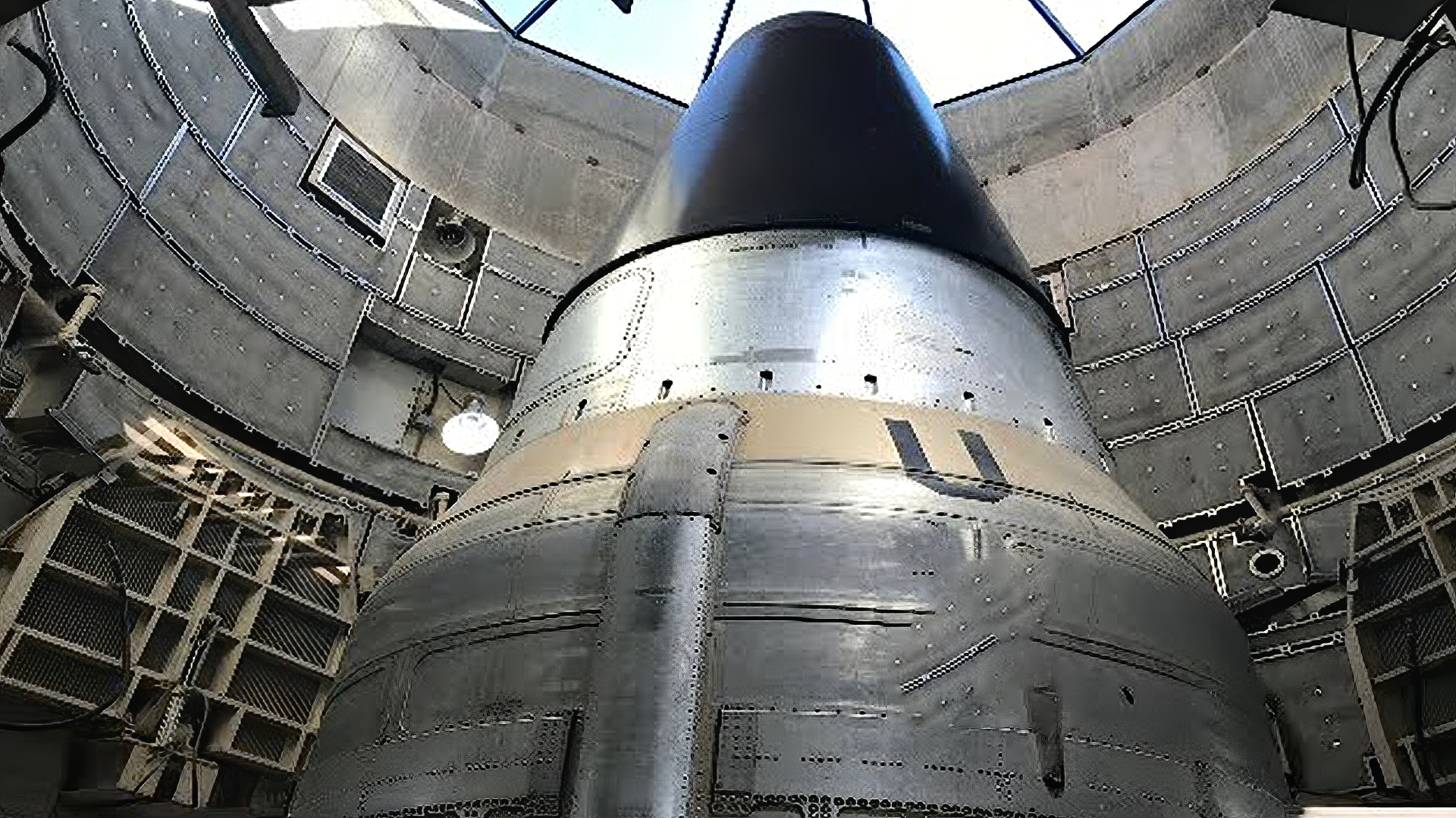 搭载东风41的导弹列车，一旦发射，美国需要多少卫星才能拦截？