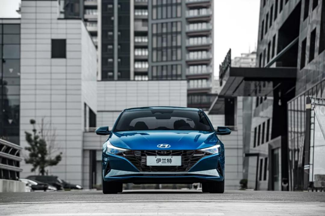 轴距2730mm、价格不到10万，这台韩系车值不值得买？