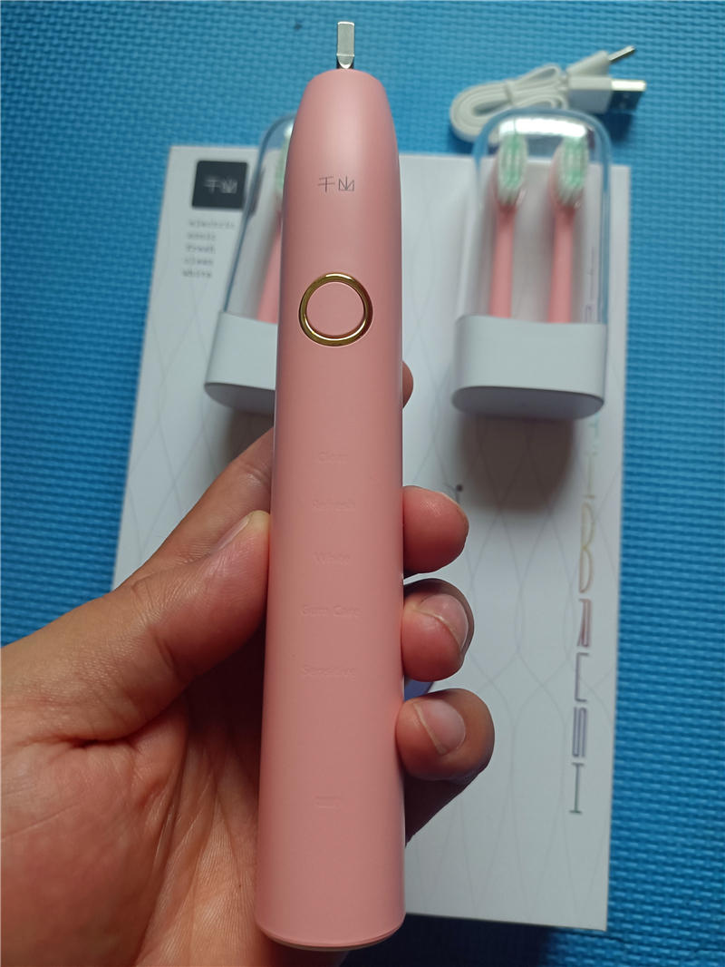 2歲孩子刷牙，選好牙刷是關(guān)鍵，拖得越久傷害越大