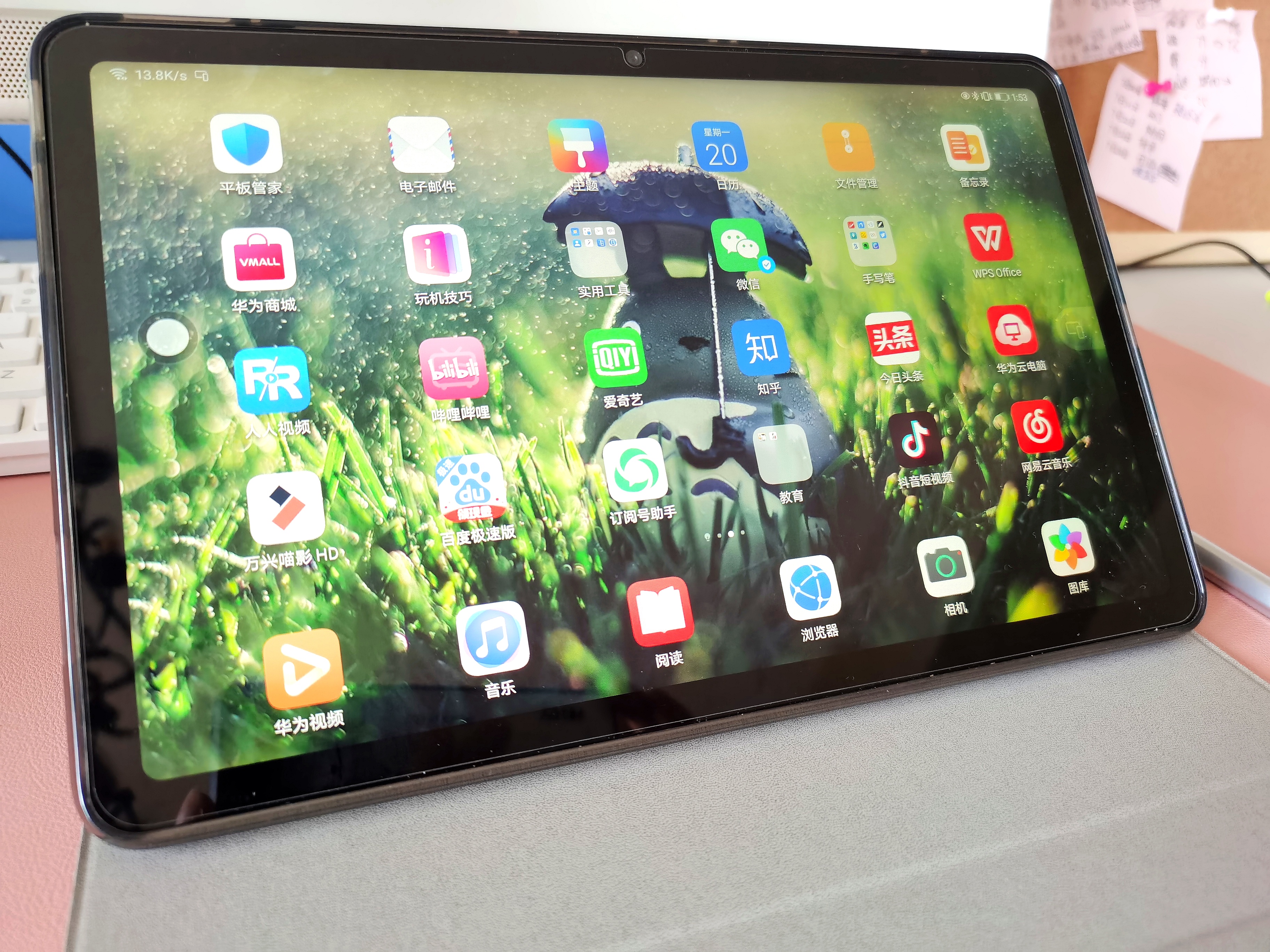 这次我想抛开硬件参数来谈谈体验，来自荣耀平