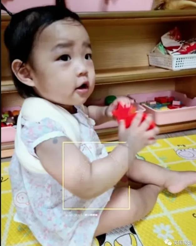 父母虐死1岁女儿，疑似踩到胃破骨碎！20万人为其请愿…