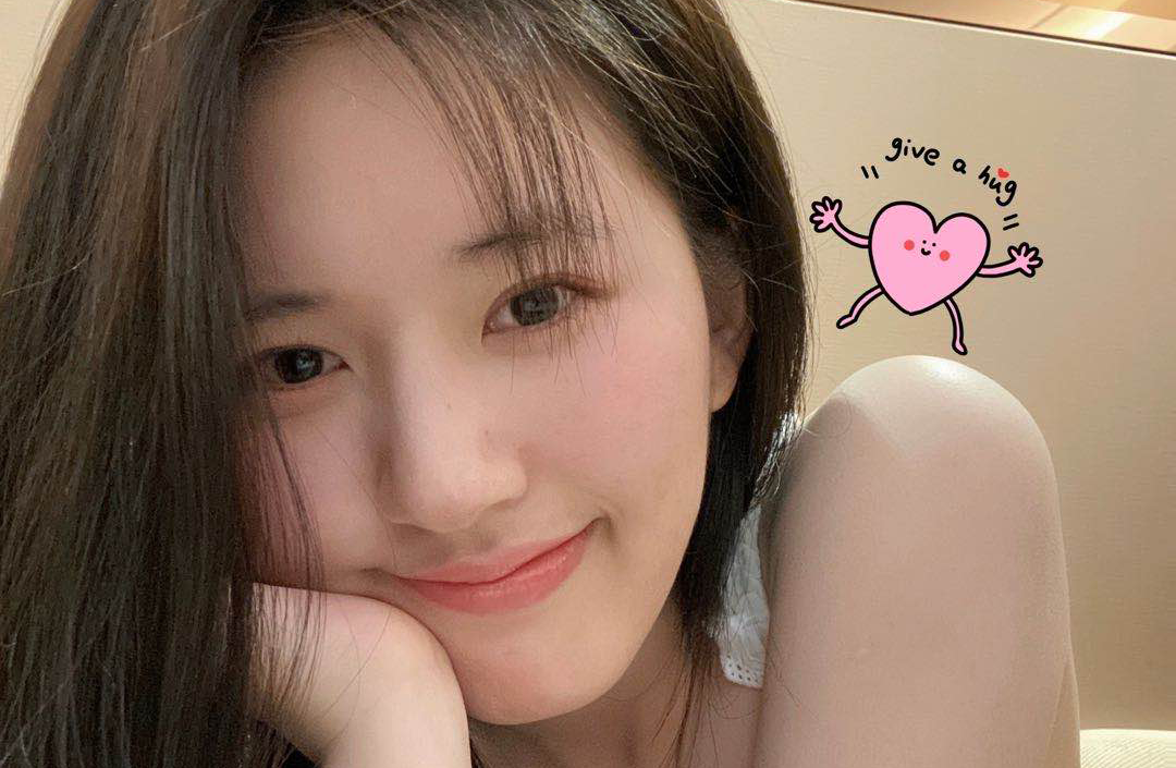 赵露思没有大长腿却善于自嘲，年纪轻轻情商高